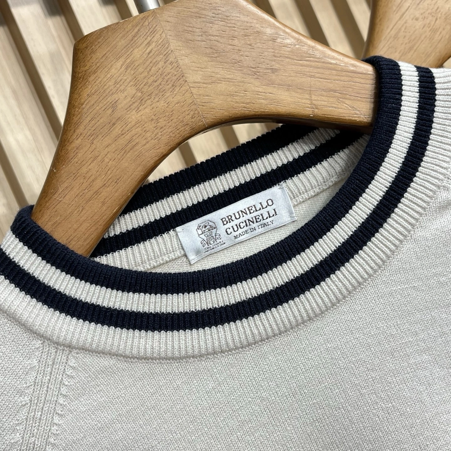 wg.luxury-- 2ru9588o wool embroidery 2colour item: E-F443J1819-2H